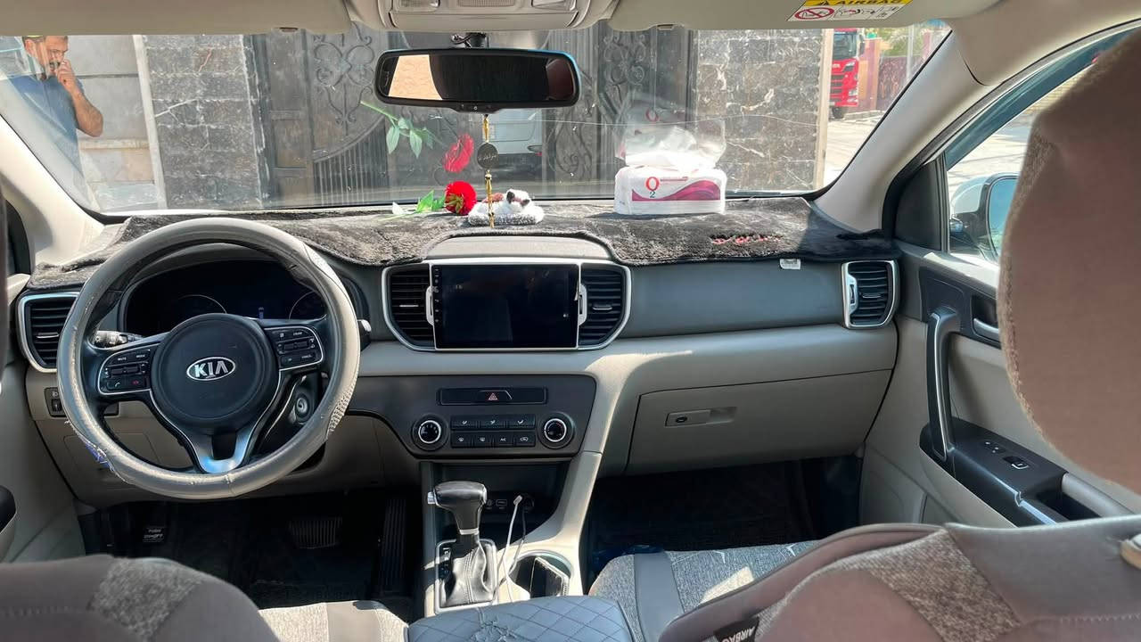 سبورتج خليجي 2018 بيها بارد بالجنطة وصور الطخه موجودة وشبرين صبغ بالدعاميه الامامية مكان السيارة ديالى 
180 ورقة وبيها مجال 
***********

