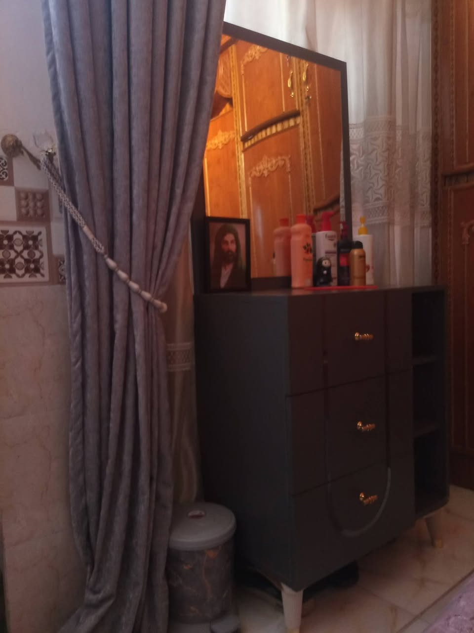 غرفه اخوجديد البيع سعر 400 الف كربلاجاير ***********

