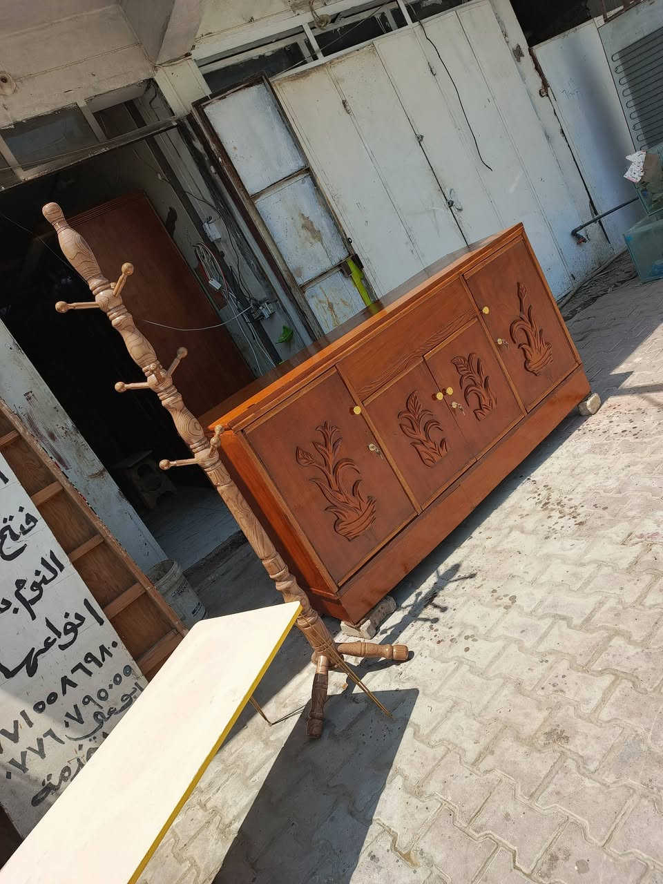 السلام عليكم
بوفيه فراش صاج 
السعر ٧٠
المكان الكريعات مقابل مطعم البلام العائلي 
موبايل ***********
لانرد علي التعليقات فقط الاتصال
