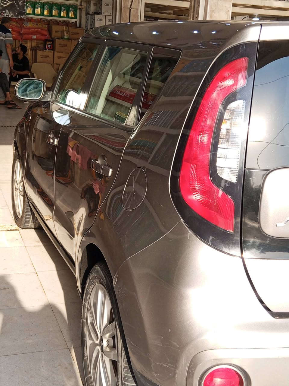 كيا صول ٢٠١٧ وارد امريكي محرك ٢٠٠٠ ماشيه ٦٨ميل تبريد ثلج سياره نظيفه لون فضي حادثها بنيد وجاملغ مثل ما موضح بالسونار بيهه جراد بسيط بالقماره كشنات جلد محرك وكير كفاله السياره بأسمي شرط التحويل السنويه لحد ٢٠٣٠ بيهه بعض التكحيل اثر شخوط بسيطه تحكم ستيرن حساس طخم اطارات جديد الاتصال على الرقم *********** السعر ١١٥
وبيهه مجال بسيط
