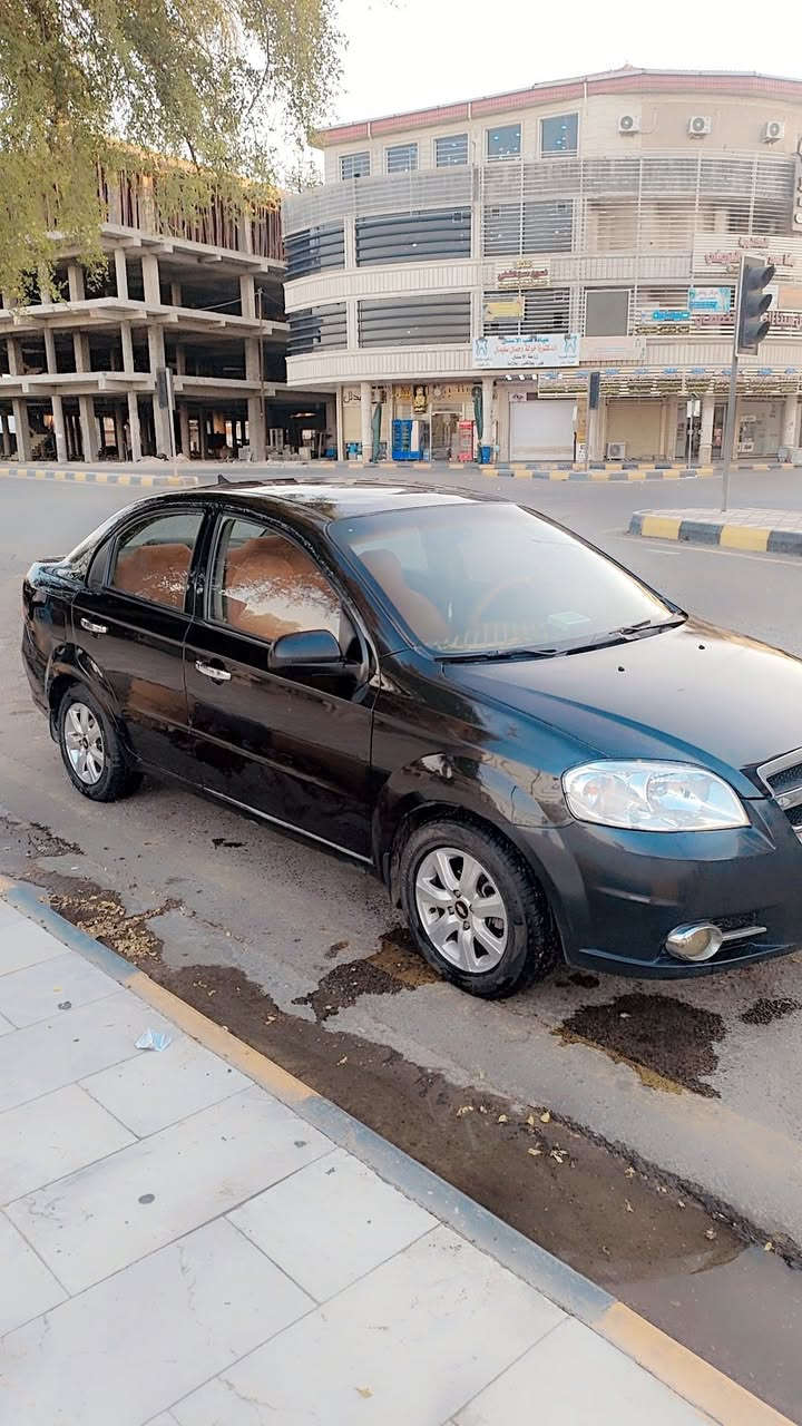 من رخصة الأدمن المحترم السلام عليكم افيو للبيع موديل ٢٠٠٧ خليجي رقم بغداد بأسمي  السيارة ماناقصه شي كير عادي اكهربائيات جديده تخم تاير تبريد وي السويج حداديه جديده سيارة مال جناي رايده ب ٤٥ ورقه وبيه مجال مكاني كوت واسط مركز مدينه الرقم ***********
