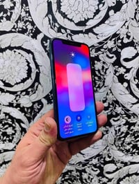 ايفون 11 برو • ٢٥٦ • بطاريه ٦٨