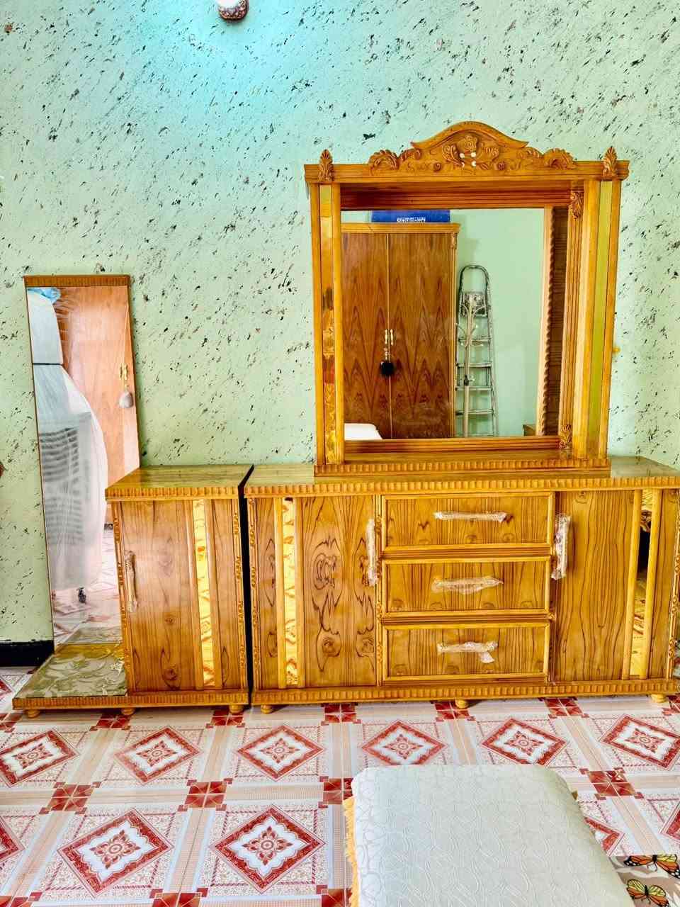 معمل نجاره الجليل الفرع لأول شارع الطبيب الفرع الثاني السده قرب مشروع العملاق فصال حسب الطلب *********** وتساب*********** السعر خاص
