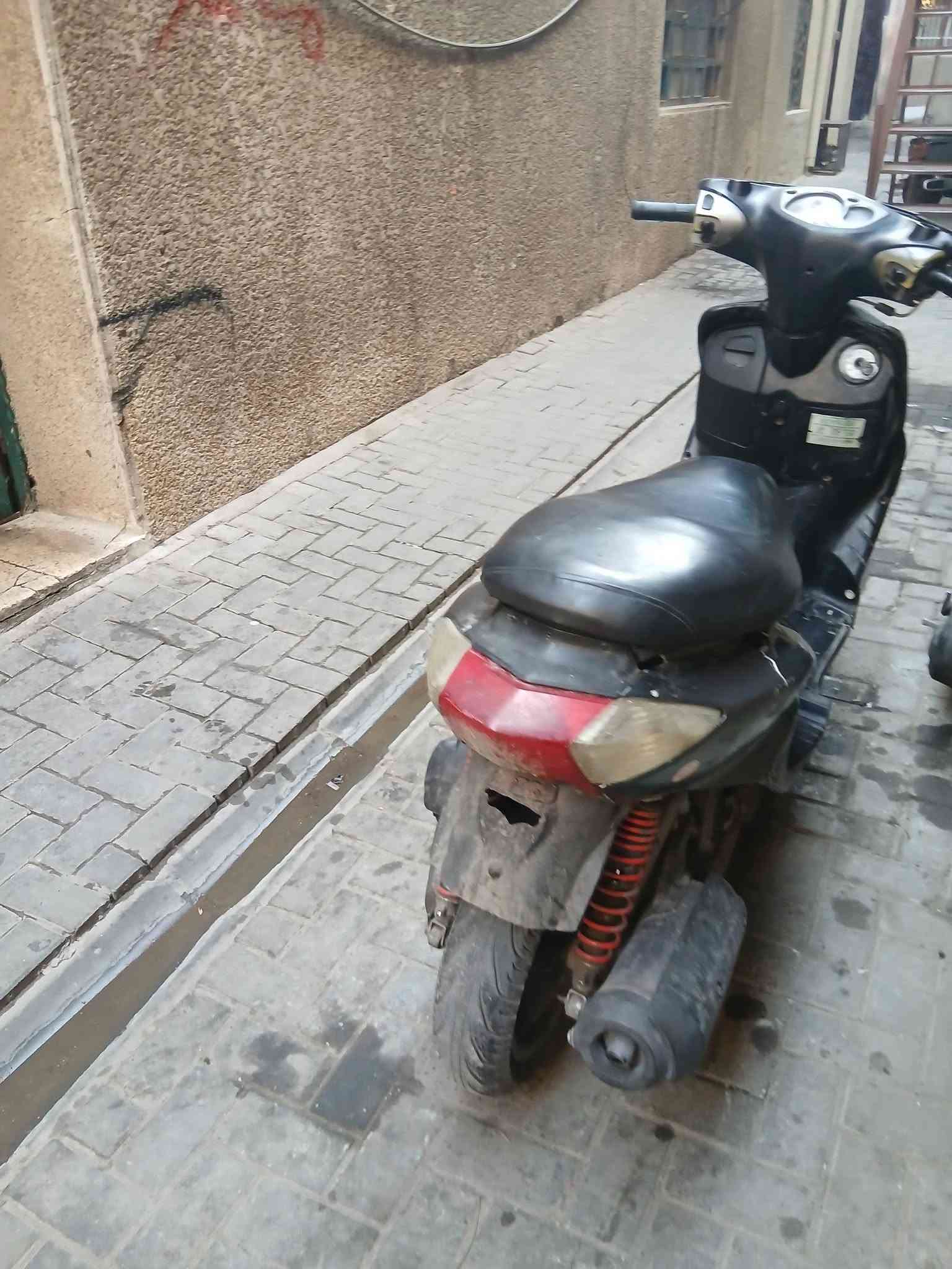 دراجه سكنس نثية كامله شغاله 
السعر 275 الف
الرقم 0774349946
