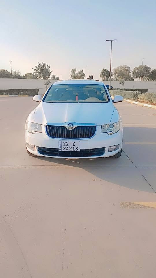 سکۆدا سوپەر بی 2013
تەکسیە کراوە بە خسوسی
هیچ هیچی نیە بێ مەعجونە بێ لێدران 
تەقە و ڕەقە و گێڕ و مەکینە و تەبرید و کارەبایات هەموو شتێک بە شەرت 
فوول فوول مواسەفات مەکینەی کراوەتە جیتە GLI مۆدێل نوێ 
سەنەوی و ژینگەی نوێیە بە ناوی خۆمە 
***********
88$ و مەجالێکی برایانە أربيل, العراق
