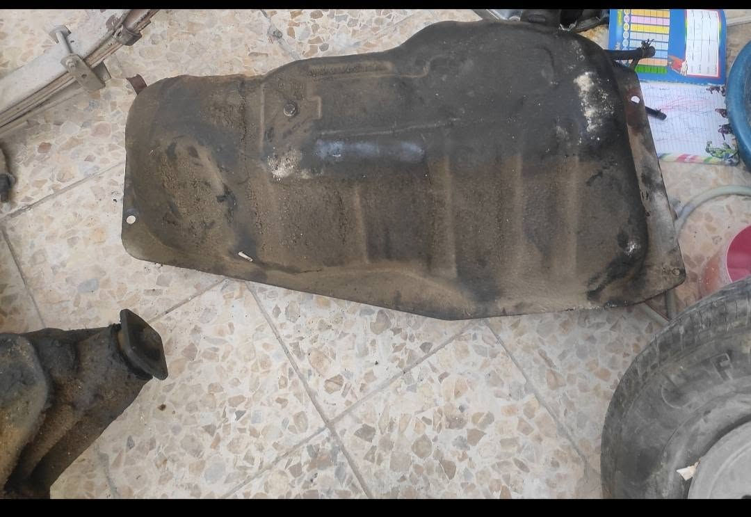 سلام عليكم غراض كيه بسته للبيع كلهن اب100الف مكاني نجف ***********
