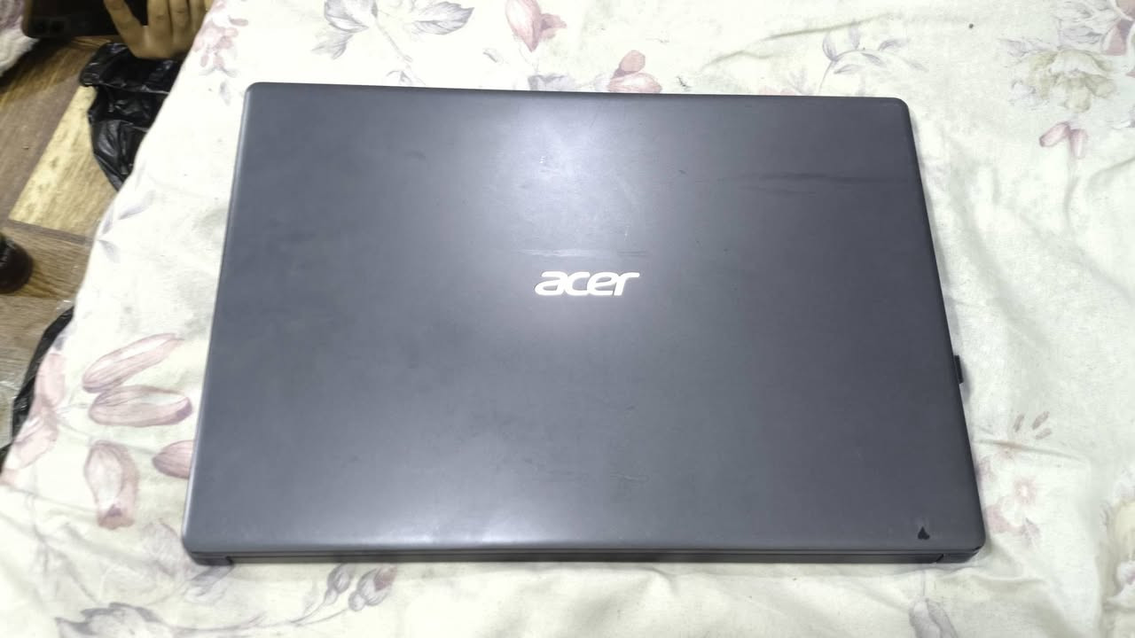 للبيع لابتوب Acer Aspire A315-34 بحالة ممتازة 💻
المواصفات الكاملة: مكاني بصره حيانيه رقم ***********
الماركة والموديل: Acer Aspire A315-34
المعالج: Intel Celeron N4020 ثنائي النواة 1.10GHz
الرام: 4GB DDR4 قابل للترقية لحد 8GB
كرت الشاشة: Intel UHD Graphics 600 مدمج 512MB
نظام التشغيل: Windows 11 Pro 64-bit إصدار 23H2 مفعل
الشاشة: 15.6 بوصة HD LED مضاد للتوهج
التخزين: هارد SSD سريع
الكيبورد: كامل عربي + انكليزي + ارقام يمين
المنافذ: USB 3.0, USB 2.0, HDMI, مدخل سماعة, قارئ كارت
البطارية: تدوم 4-5 ساعات استخدام خفيف
الوزن: خفيف 1.8 كيلو سهل الحمل. سعر 150 وبي مجال
