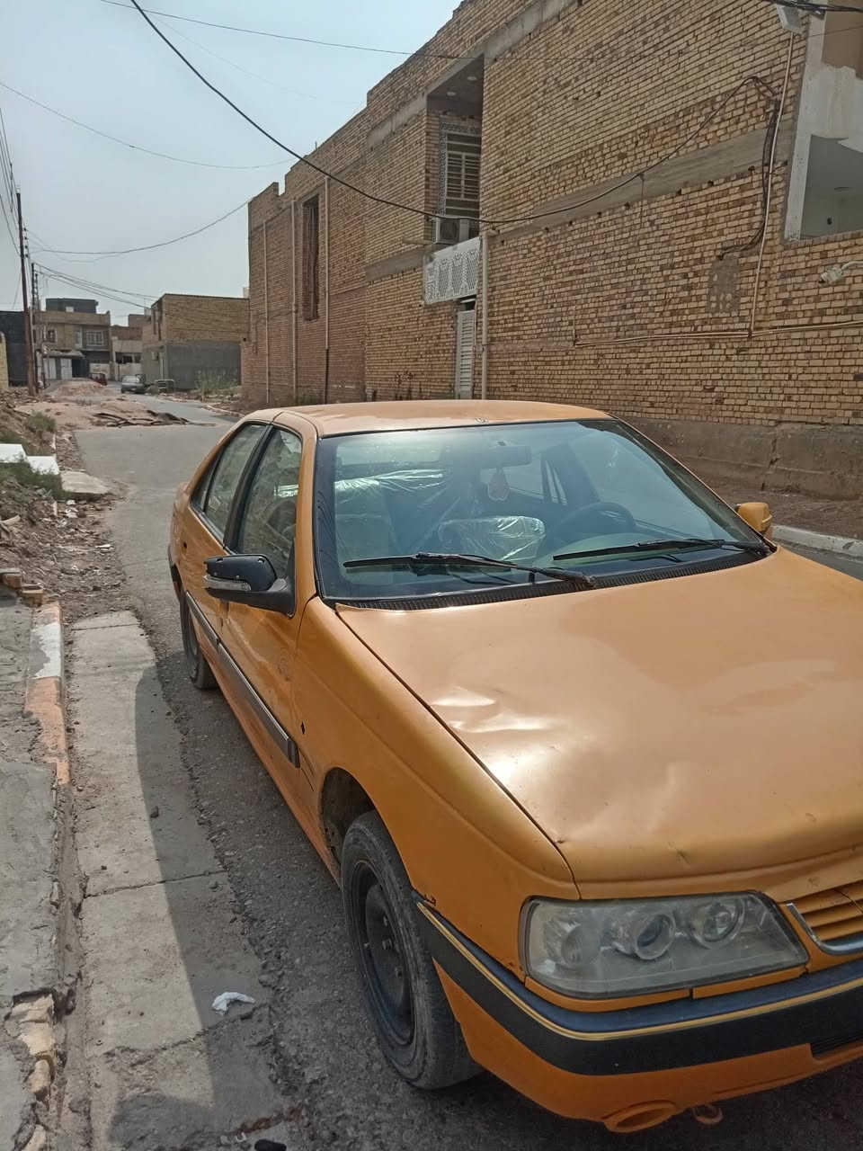 سلام عليكم بيجو ٤٠٥ موديل ٢٠١٢ للبيع سياره حلوه ونضيفه كهربائيات شغاله تبريد حماوه جوه الربع مكينه كير نضيفات سعر ١٥ وبيه مجال بسيط مكان سيار ميسان نهاوند ***********
