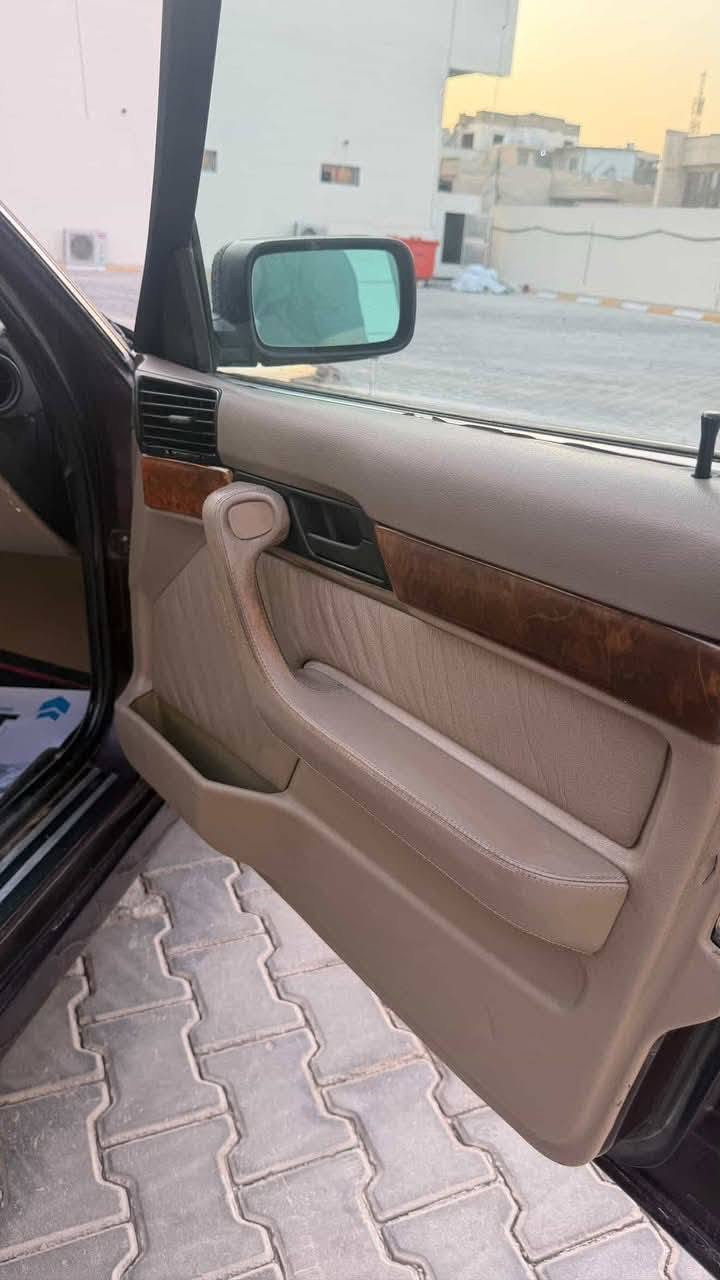 السلام عليكم
بي ام موديل 1991
حجم 520 مكينة كير 525 بالكرتون
سيارة فول مواصفات ماعدة فتحة
جلد تبريد قطعتين
دبل ايرباك
تخم تاير
مكينة وكير تبريد كفالة
عام للجمالية شرط اي ضربة مابيها
مكان سيارة بغداد حي الخضراء
سعر 55 بيها شي بسيط 
للاستفسار الاتصال على الرقم
***********

