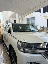 لاندكروز • موديل ٢٠٢٠ • ماشي ٧٠٠٠٠