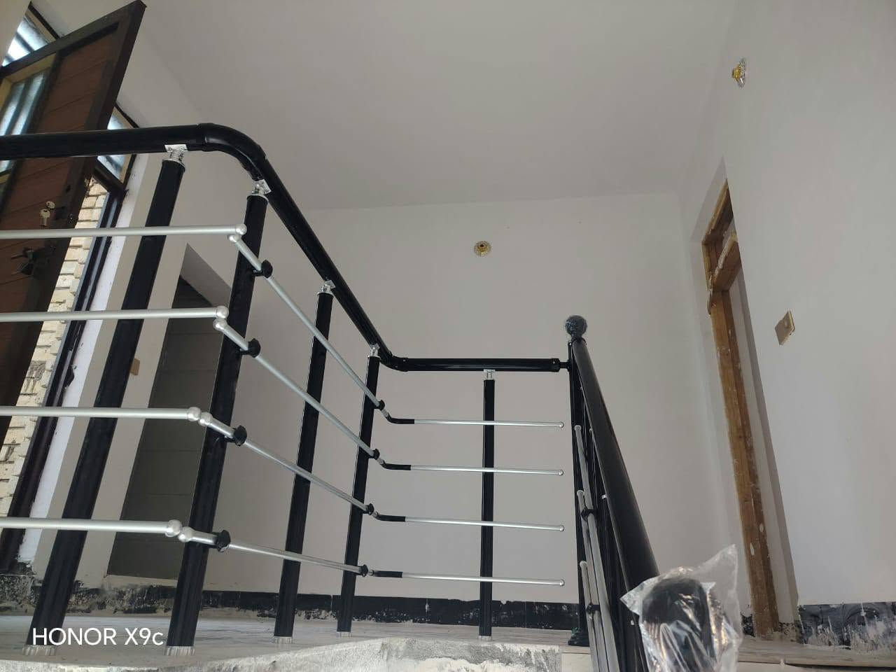 دار للبيع بالنداء شارع مجمع بيتي منطقة 50 شغل هندسي درجة اوله مساحة البيت 100 متر طابق ونص سعر 92 مع المجال رقم الهاتف واتساب ***********

نص مكتوب في الصور:
- HONOR X9c 24mm f/1.75 1/25s ISO519 ٢٠٢٤/١٠/٠٧ ١٩:٠٧
- HONOR X9c 17mm f/2.2 1/100s ISO252 ٢٠٢٤/٠٧/١٩ ٢٠:٣٦
- HONOR X9c
- HONOR X9c 24mm f/1.75 1/50s ISO259 ٢٠٢٠/٠٤/١٩ ١٧:٠٦