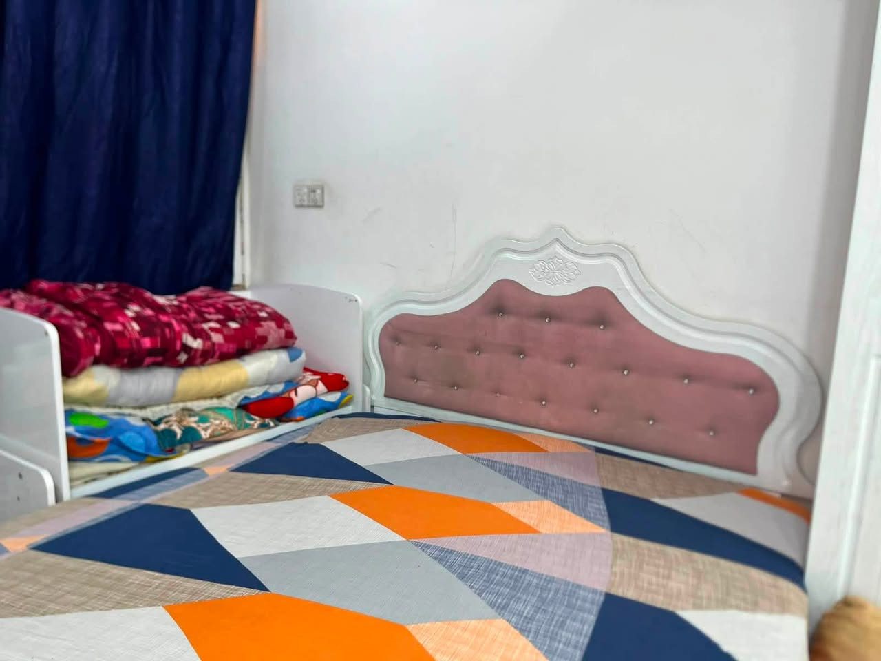 السلام عليكم عندي غرفه نوم للبيع مكاني بغداد قريب جامع النداء لاتصال ***********
325
