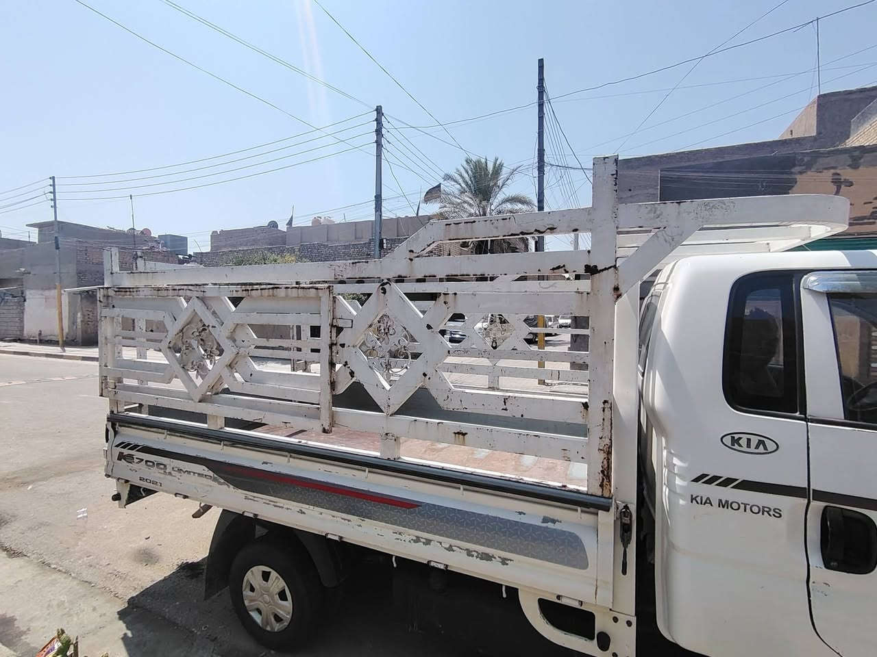 محجر للبيع نضيف جاهز هوك وسبايه وباب خلفي مابي خياس مكاني بغداد سعر ٢٥٠   ***********
