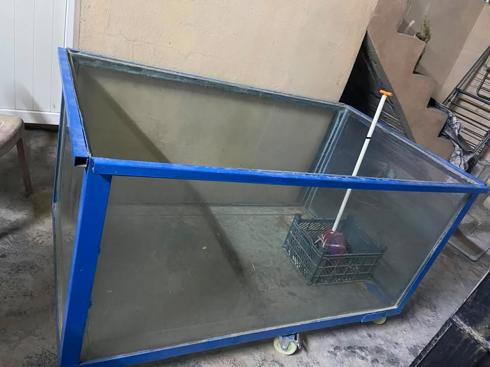 حوض سمك ومنقله للبيع للاستفسار الاتصال على الرقم ***********
