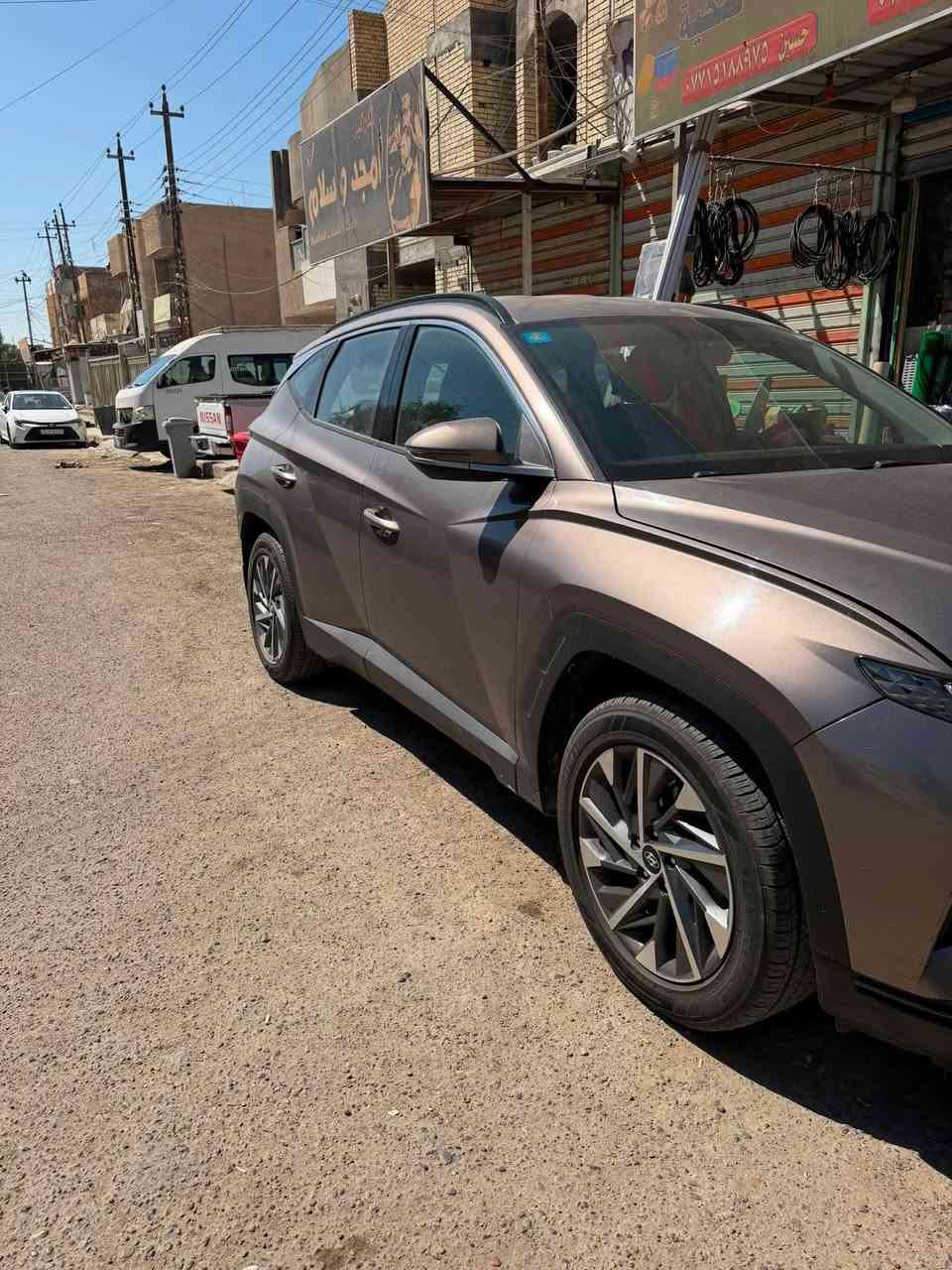 سلام عليكم
لبيع توسان
موديل 2023
رقم بغداد باسمي تحويل مباشر
سياره ماشيه 47.000
سياره نضيفه ومكفوله كفاله عامه
ما عدا رصعه بل بنيد
وتصليح بل كرت جداً بصيط بل جاملغ الخلفي اليمن 
غير متواجد على الفيس
رقم الهاتف ***********
