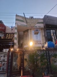 مشتمل للبيع مساحة ١٠٠م واجهة ٥م نزال٢٠م محتويات المشتمل مدخلين واستقبا...