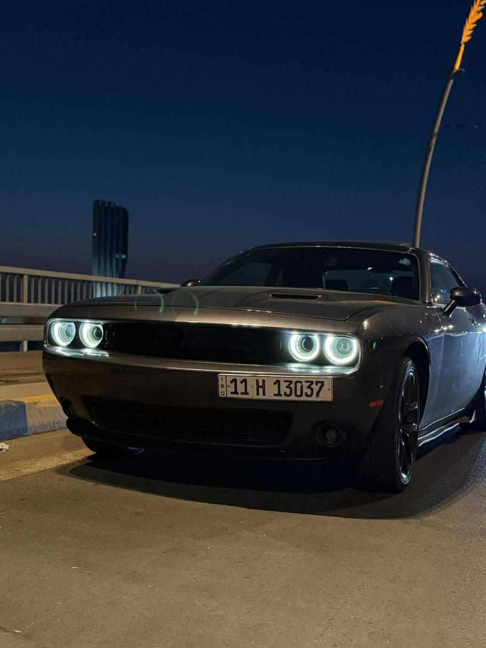 السلام عليكم للبيع او مراوس
دوج جالنجر موديل2018 /SXT PLUS 
فول مواصفات داخل جلد اسود 
فتحة سقف
لون فيلي
تدفئة وتبريد مقاعد 
شاشة كبيرة 
تبريد ثلج 
رادرات جانبية وخلفية 
بصمة 
تشغيل عن بعد 
ماشية 120 كيلو 
صورة الحادث مرفقة ويا 
حادثها جاملغ خلفي ومصبوغ الباب ويا
( قطعتين ) 
للاستفسار اكثر الاتصال على هذا الرقم 
متواجد واتساب / ***********
148$
مكان السياره بغداد حي الجهاد
