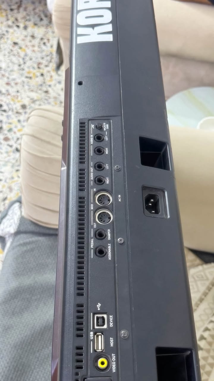 سلام عليكم
Korg pa700
للبيع او مراوس بـMG1
مفتوح بس تنضيف 
بس بي كبسات من التشريق وحده منهن شويه تشكل 
والستاي بلاي شوي يشكل 
يعني يردالهن تنضيف
والجهاز مامصلح بس مفتوح تنضيف 
قطره لحيم مابي .

مكاني بغداد 
سعره 8وبي مجال 
***********
