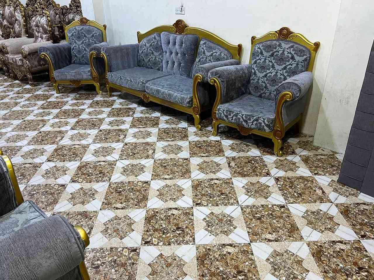 فرؤشتني خيرا
ئةم تاقم قةنةفة مةليكيية 
بؤفرؤشتن توركيية دارگويزة 
سةعريشي 175هةزار
كى زووهات پيرؤزيبيت 
ژم***********
شوين كةلار
