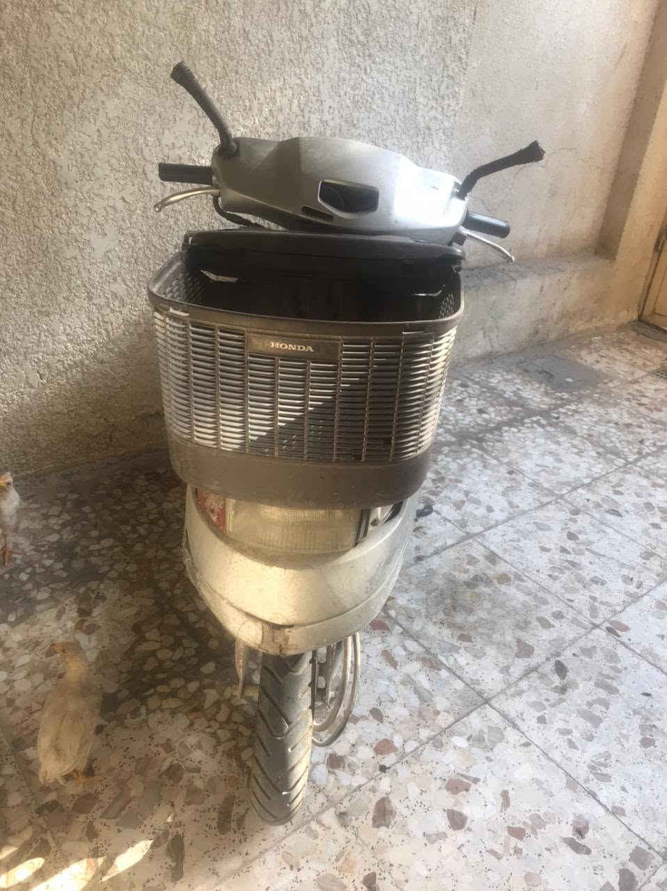 سلام عليكم دراجه هوندا والفات سرعه 60 السعر 250 المكان كربلاء الرقم الهاتف.***********
 .
