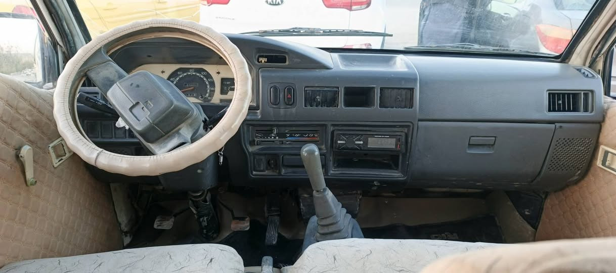 السلام عليكم سيارة ميتسوبيشي L300موديل 2002 رقم سليمانيةبسمي محرك  نضيف كير نضيف كشر  نضيف محرك بلادي كابريتر  سنوية 2028 مكان ديالى السعر  50 وبيها مجال ‏‪***********‬‏
