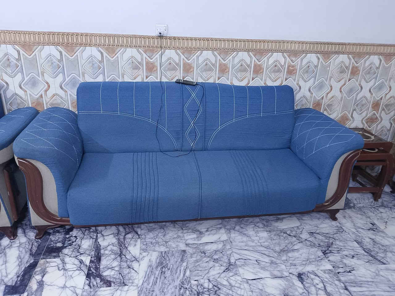 إذا تدور على الأناقة + الراحة + الترتيب، هاي القنافات اختيارك المثالي 🤍🛋️
🔥 تصميم راقي
🔥 قعدة مريحة
🔥 خياطة وتفاصيل مرتبة
🔥 شكل يليق بالمجالس والضيوف
غيّر شكل صالتك بلمسة فخامة 👑
📩 للسعر 600 
لتواصل ***********
