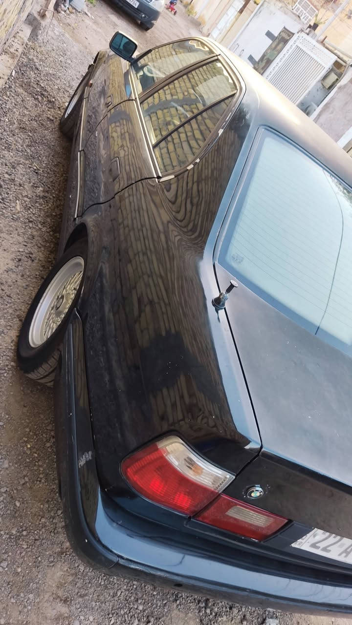 سلام عليكم 
٥٢٥ اصل مسكر موديل ٩٢ 
رقم اربيل دولي راعيها بالحله
تخم تاير جديد 
ويل خليه اصلي 
غرفه جلد تخبل لا شگ ولا تلزيك 
كهربائيات من الدعاميه للدعاميه بلاد 
تخم ماصدات جديد 
Abs شغال 
تبريد شغال لاكن قبل يومين طلع صوت بالفان 
مكينه بيه بداية تبخير وشرط ترايك وين ما تريد لاتنقيص ولا نضح 
معروضه ب50 مكاني حله ***********
