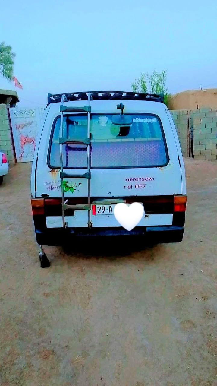 السلام عليكم  عندي سيارة بسته للبيع رقم نگليزي مصفره من كلشي تحويل ثاني يوم موديل 96تخم تاير 4شادهن جديد بس عوزه حداديه وكله مگفول گير وكسل خير من لله  مكاني واسط كوت رقمي  ‏‪***********‬‏ السعر 40وبيه مجال للطيبين
