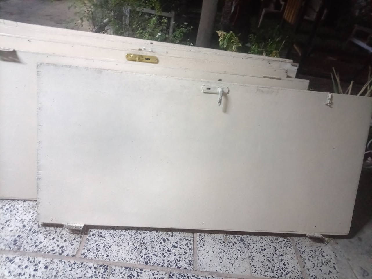 بيبان خشب نظيف ٦ لاستفسار اتصل عل رقم ***********
