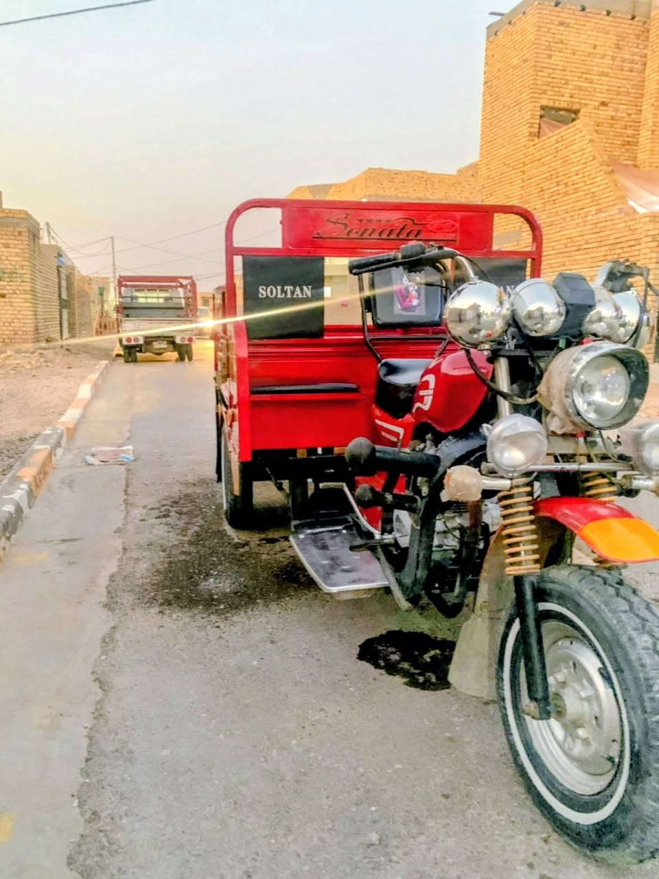 هيج نضافه وهيج ترتيب وبرغي ما بيها نقص واصليه كلها واصوليه
تفر عمارتك كلها ماتلكه هيج نضافه
اوراق واصوليه وكيلها بشارع بغداد
نضافه واحد علا واحد
***********
