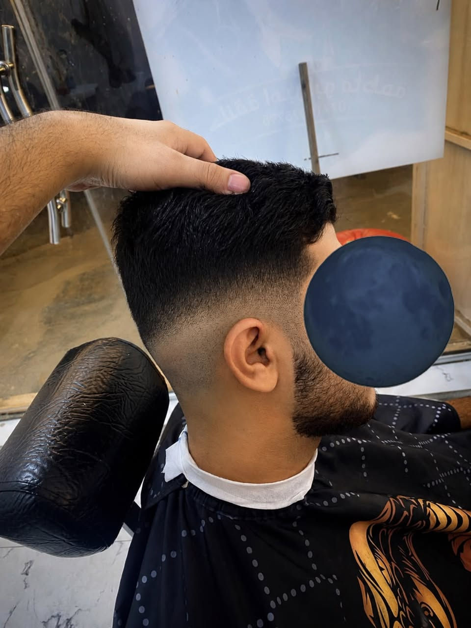 حلاقة امير ابو فاطمة✂️
احدث قصات الشعر وترتيب على حسب الاصول ✅
اعتناء كامل بجميع انواع الشعر مُسن شاب طفل✅
توجد خدمة الحلاقه المنزلية للاطفل وكبار السن✅
عنوان: داخل فرع فلافل لبنان مجاور مكتب محمد للعقار📍
رقم الهاتف:***********📞
