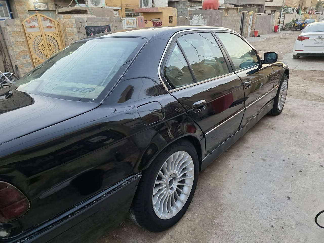 سلام عليكم بي ام خفاش 744 8سلندر للبيع مديل 1997 مكينه وكير وحداديه تبريد كفاله لا ضربه ولا كص ولا خياس شرط تحويل 5وياله البينا رقم بغداد مصبوغه عام بسبب جراد السعر 75وبيه مكان سياره كوت واي استفسار واتساب او  اتصال على رقم ***********مرواس بكيه حمل
