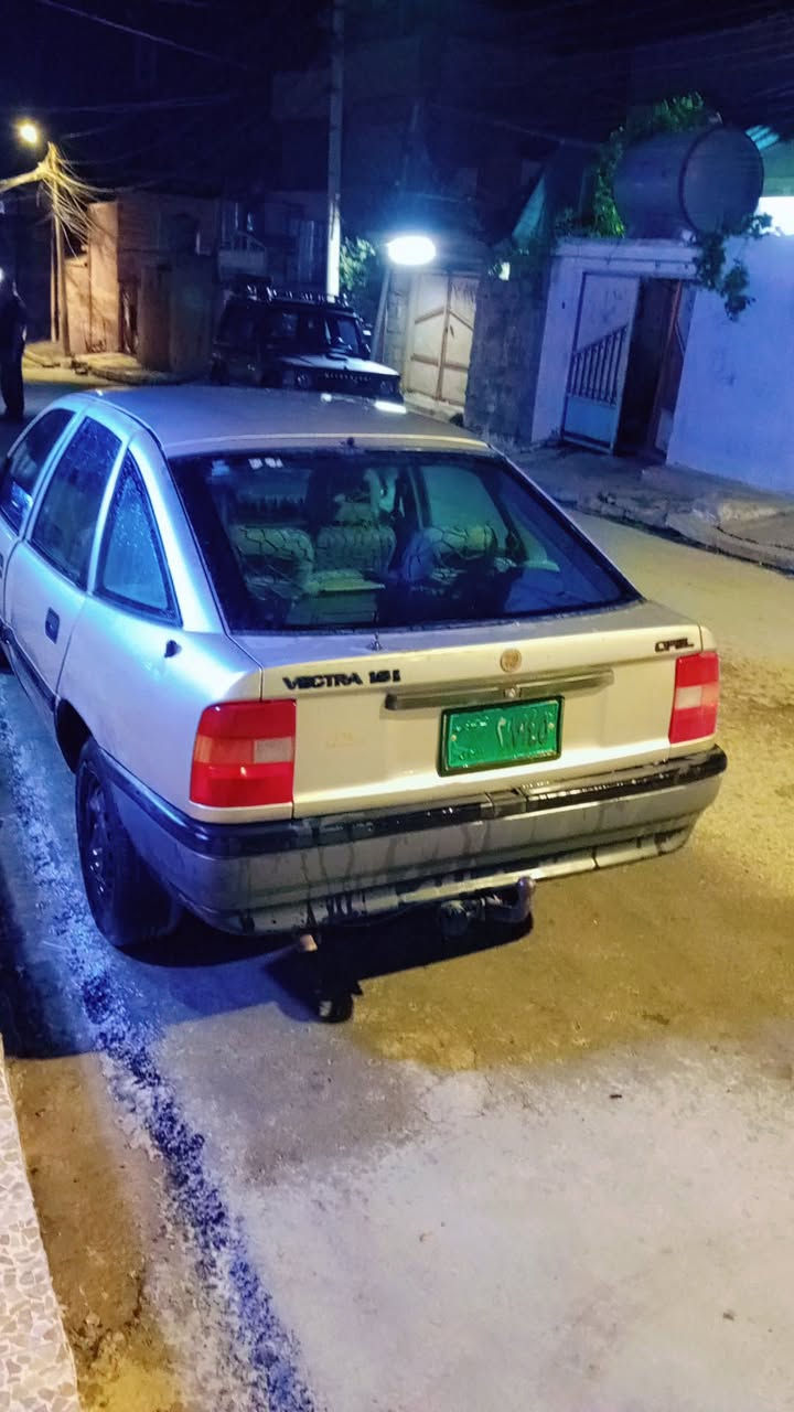 فكترا  حجم 16 بدون صبغ بيها تقحيلا بسيطه  بونيد وسقف محرك يصرف رقم نينوئ  سنويه ورقم اخضر صاحبها بل موصل شرط التحويل 30 وبيها مجال
  التوصل ***********
