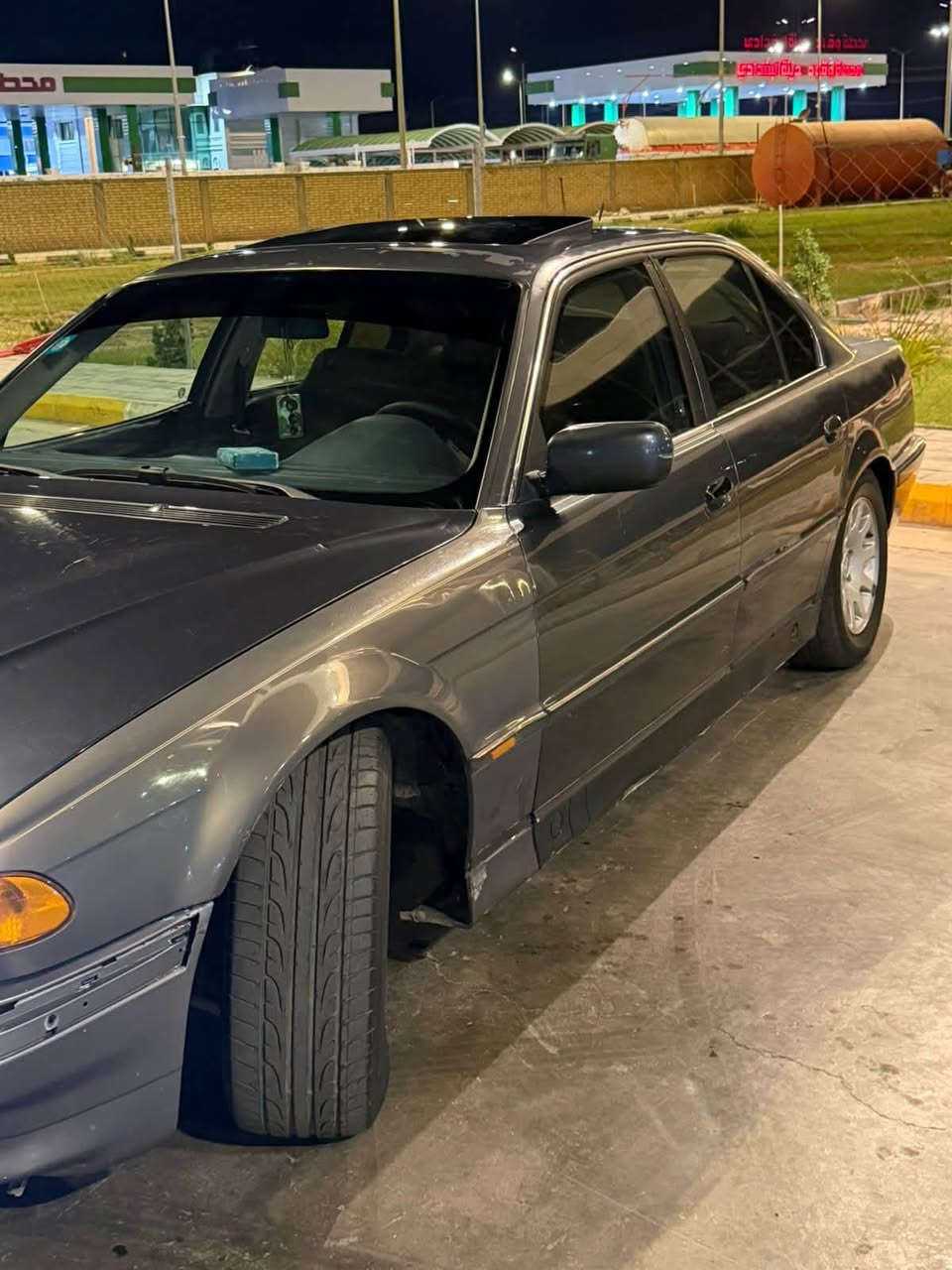 سلام وعليكم
من رخصه الدمن المحترم 
2001اصل اصل 
BMW كاسحه 

السياره جاهزه كير محرك صدر امامي جديد 

شويه الخلفي تعبان متروكه سياره امانت الله 

نقصه صبغ وغرفه فقط رقم بغداد قبل شهر محوله ارقام جديده نكليزي بسمي تحويل ثاني يوم سياره ما محتاجيه وريد نبيعه سعر 65وبيه مجال للشراي الاستفسار ***********

مكاني واسط مركز المدينه
