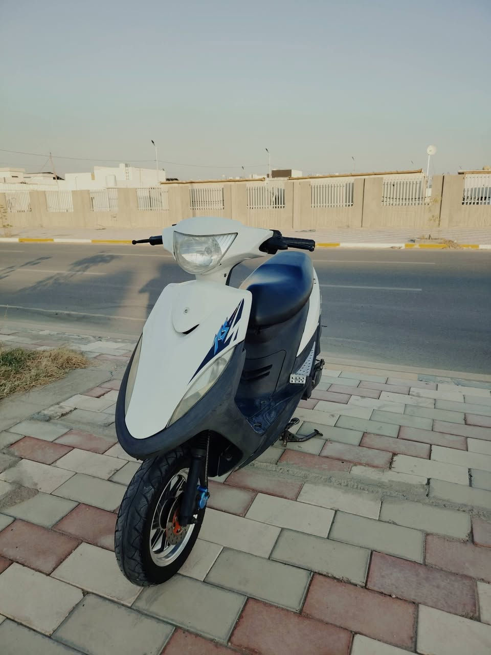 سلام عليكم ماكس عدله للبيع السعر 600 وبيه مجال مستعجل عليه دراجه كدام عينك مابيه شي محركه فقط ولفات مفتوحه المكان كربلاء حي العامل رقم *********** وبي واتساب بوشه 49
