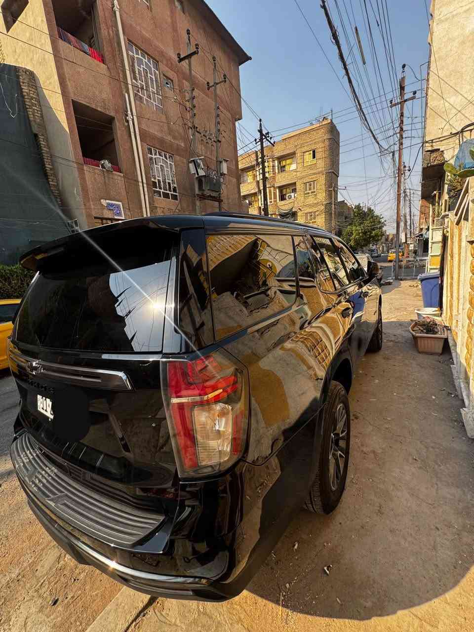 سلام عليكم تاهو 2021 فئة Z71 وارد امريكي
مواصفات 
دفع رباعي 
مكينة 5300
7 كشن منفصل جلد
تحكمات 
دواسات كهرباء 
رادار 
وبعد هواي مواصفات
رقم بغداد ماشية 83 الف دخول جديد صارلها 10 اشهر تقريباً
حادث باب خلف السائق مبدل ونص الجاملغ الخلفي وبيها كلير من امريكا
سعر $355 بيها مجال بسيط 

للتواصل واتساب ***********
