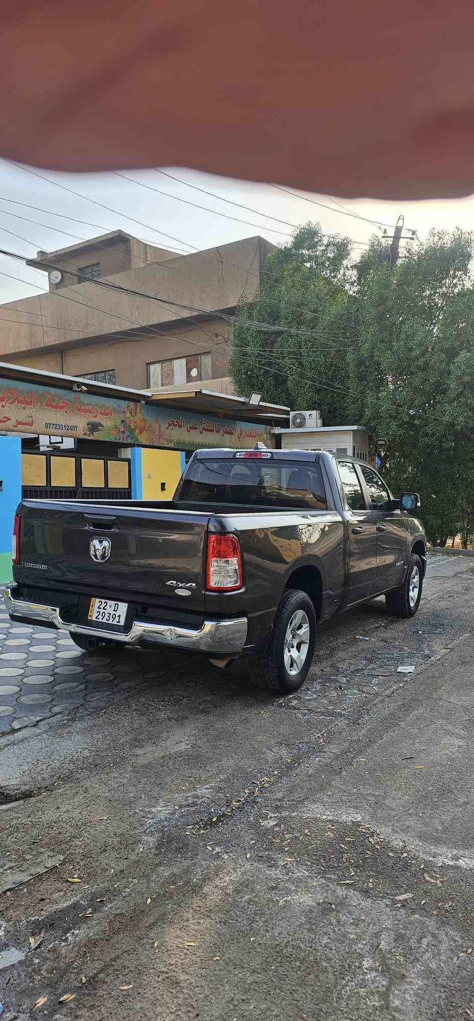 السلام عليكم
دوج رام 1500 2021 للبيع 
السيارة V6 ستة سلندر 
شاشة كبيرة بصمة سايد بريك بصمة تبريد قطعتين 
دفع رباعي 4×4 مانع انزلاق كير موس تحكمات ستيرن حساسات كامرة دوارة انظمة قيادة متعددة  وهوايه مواصفات بيها بعد 
بيها كتاب تضليل 80% وبيها صفحة اليسار كلير امريكا فقط بدون حادث السيارة وصور امريكا منشورة 
مكاني بغداد 
السعر 185$ وبيها مجال قليل
***********
***********

