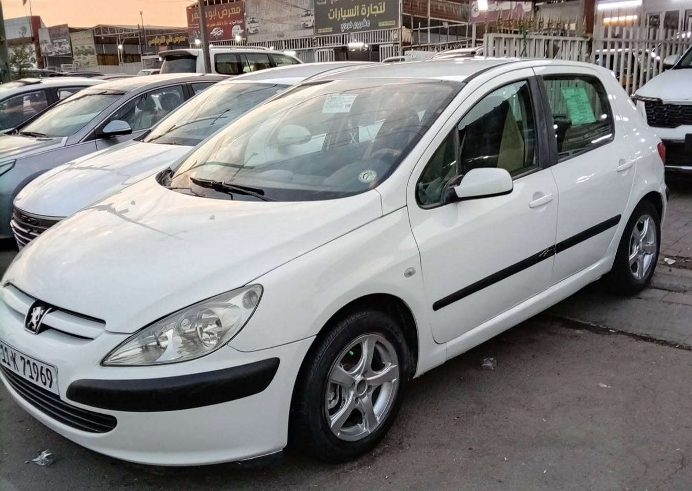 بيجو فرنسي موديل 2005 سيارة جاهزه كير محرك صدر تبريد مكفولات بيه صبغ عام مكفوله من ضربه سعر 50 بيه مجال قليل شراي يتصل مكاني بغداد رقمي ***********
