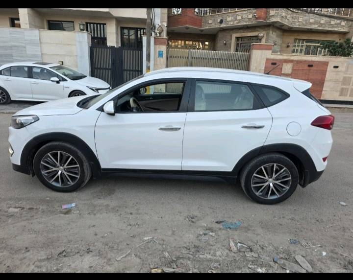 توسان خليجي  2019  فوول رقم بغداد انكليزي   السعر 128 سياره جاهزه. ***********   ونظيفه جدا ادامه كامله تخم تاير بطاريه جديده كير محرك تبريد بحاله ممتازه شاصي لغد بجم حوض على وضع الشركه  السياره بيها صبغ ابيع صبغ عام والكلام واضح اخوان المواصفات فوووول