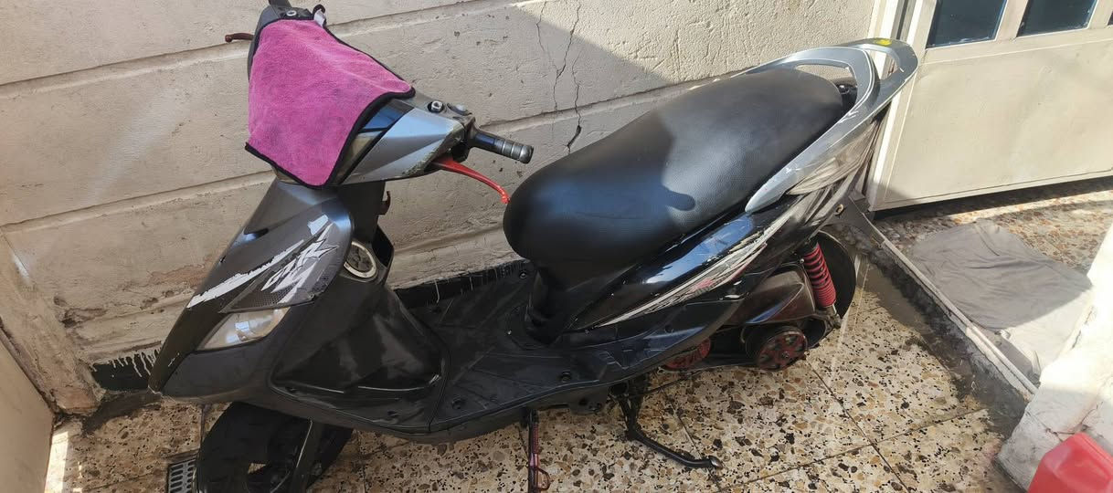 السلام عليكم ثعلب كابريتر للبيع الدراجه مكفوله مكينه وكفرات بلاديات ميحتاج احجي اكثر شفت عينك الدراجه نصبه ومشي مكاني بغداد الشعب ‏‪***********‬‏ متوفر واتساب
