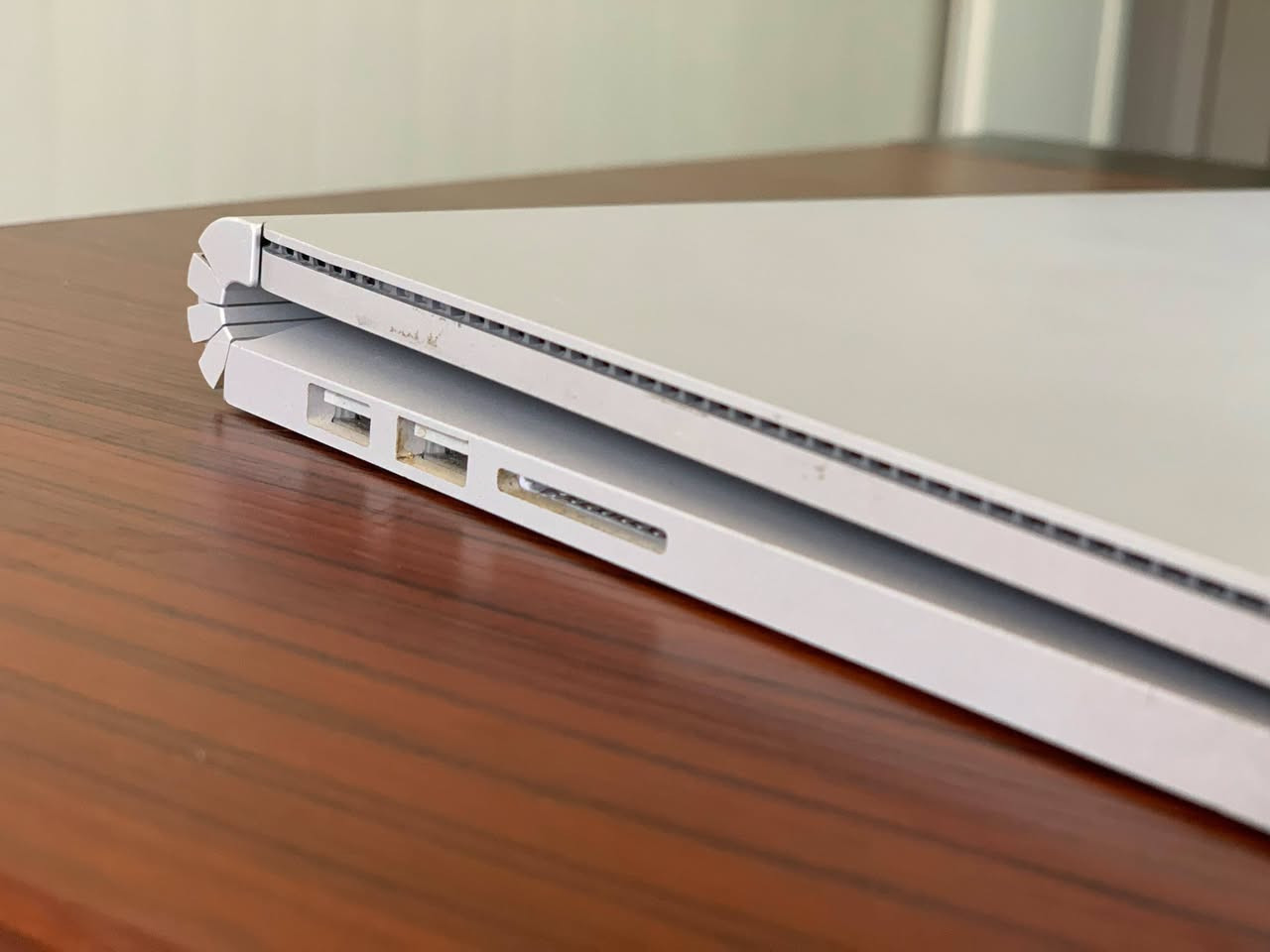 microsoft book 2
💻 Core i7 – 8th Gen
🧠 RAM: 16GB
💾 SSD: 512GB
🖥️ Screen: 14”
⚡ Windows 11
🔋 باتری هەردووکی بەردەستن
✨ دیزاینی جوان و جەستەی سپی

❗ تێبینی: لەمسی شاشە کار ناکات، بەڵام شاشە بە خۆی کار دەکات و بە Mouse/Keyboard بە ئاسانی بەکاردێت.

💰 نرخ: تەنها 380,000 دینار

📦 گونجاوە بۆ خوێندن، ئۆفیس، کارەکانی ڕۆژانە و بەکارهێنانی ماڵەوە.

📩 بۆ کڕین و زانیاری زیاتر پەیام بنێرە.

نص مكتوب في الصور:
- System > About Storage 477 GB 62 GB of 477 GB used Graphics Card 128 MB Intel(R) UHD Graphics 620 Installed RAM 16.0 GB Speed: 1867 MHz Processor Intel(R) Core(TM) i7-8650U CPU @ 1.90GHz 2.11 GHz Rename this PC Copy LAPTOP-V4R3ETS0 Surface Book 2 Device specifications Device name LAPTOP-V4R3ETS0 Processor Intel(R) Core(TM) i7-8650U CPU @ 1.90GHz 2.11 GHz Installed RAM 16.0 GB Device ID 71283C46-3E1B-4402-8D12-489B34DCE53D Product ID 00325-80000-00000-AAOEM System type 64-bit operating system, x64-based processor Pen and touch Pen and touch support with 10 touch points Related links Domain or workgroup System protection Advanced system settings
- Battery report COMPUTER NAME LAPTOP-V4R3ETS0 SYSTEM PRODUCT NAME Microsoft Corporation Surface Book 2 BIOS 394.779.768 08/11/2015 OS BUILD 26100.1.amd64fre.ge_release.240331-1435 PLATFORM ROLE Slate CONNECTED STANDBY Supported REPORT TIME 2026-09-28 23:48:33 Installed batteries Information about each currently installed battery BATTERY 1 BATTERY 2 NAME M1030911 M1030906 MANUFACTURER SMP SMP SERIAL NUMBER 0887435019 3005402746 CHEMISTRY LION LION DESIGN CAPACITY 17,900 mWh 57,300 mWh FULL CHARGE CAPACITY 18,380 mWh 51,620 mWh CYCLE COUNT 3 254