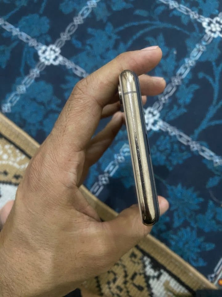 سلام عليكم اكس ماكس للبيع
مبدل فقط  بطاريه. اصليه 

فيس ايدي شغال 

مكان تاجي 

سعره ١٨٠ وبي مجال بسيط 

***********

