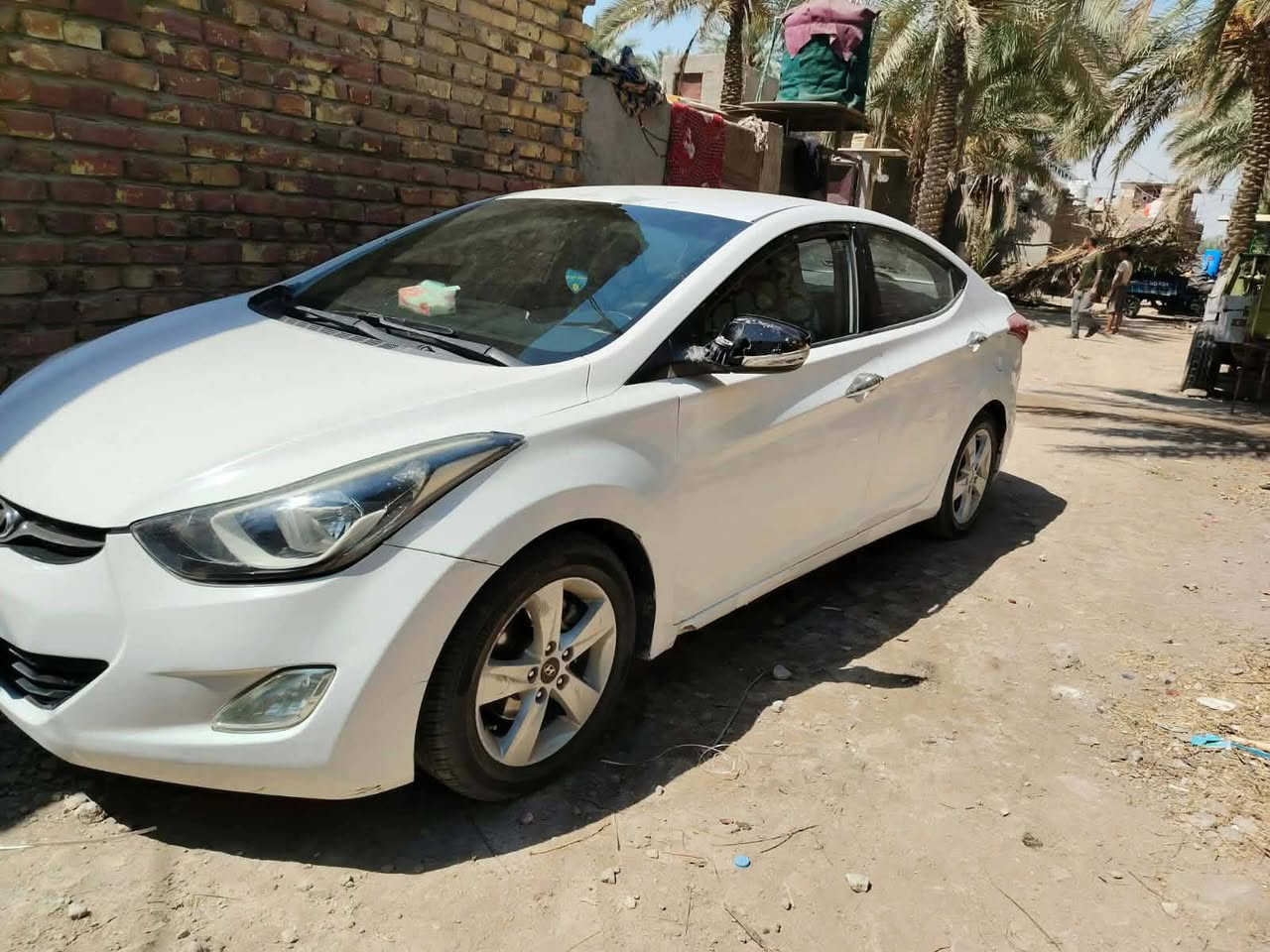 سياره للبيع انتره مديل 12محرك 1600بي بخار السعر 72باقي تفاصيل علي رقم ***********
