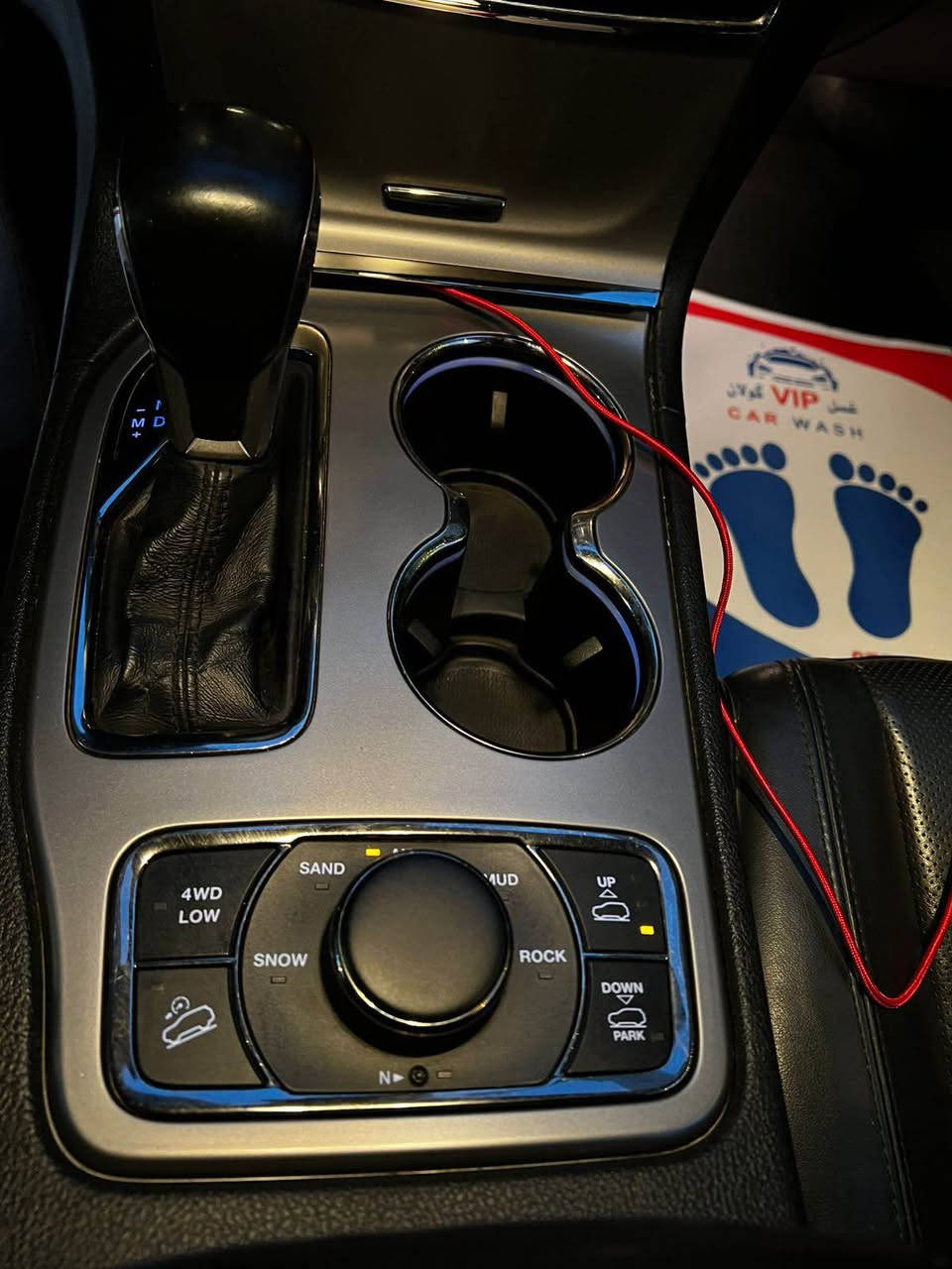 Jeep Grand Cherokee high altitude 2021 (4WD) جيب كراند شيروكي هاي التتيود  (مواصفات السومت) فول مواصفات 1/1
•الموديل: 2021 •المحرك: V6. 3.6 •ماشيه 55 الف ميل المواصفات:
سقف بنوراما
رادار امامي
⁠رادار خلفي
تحديد مسار
نقطة عمياء
كشنات جلد
المقاعد الأمامية كهربائية وتدفئة وتبريد
ذاكرة لحفظ وضعيات الجلوس
تدفئة ستيرن
تشغيل عن بعد
صندوق كهربائي
حساسات خلفية
كاميرا خلفية
مرايا بخاصية التعتيم الذاتي
مرايا جانبية قابلة للطي كهربائيا 
⁠تدفئه مري
مثبت سرعة
نظام تشغيل واطفاء اوتماتيكي
شاشة تدعم كار بلاي
255$ السعر
مكان بغداد المنصور
صور الحادث مرفقة بلمنشور
رقم تواصل *********** بغداد, العراق
