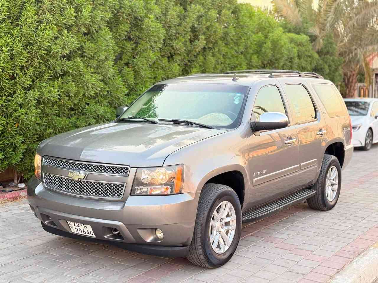 اسلام عليكم
شوفرليت تاهو 2008 LTZ وارد خليجي
صبغ چاملغ خلفي فقط 
رقم اربيل الدولي باسمي تريد تحويل تريد وكالة 
سيارة بعدها بحالة الوكالة كلش جديدة
حتى بلاستك بلادي غرفة بلاديه
مكينة 5300
مكينة كير ممتازات 
حداديه ممتازه 

المواصفات :-
تشغيل سكيورتي
تشغيل عن بعد
غرفه  جلد اسود كهرباء
سبعة راكب
ترحيب
ويل حجم ٢٠ مال ltz
تحكمات ستيرن 
وتدفئة ستيرن 
سكليتر + بريك تحكم كهرباء
حساس اصل
كامره خلفيه
وجة زنون اصلي
شاشه كار بلي
والخ من المواصفات المعروفة ………
السعر : 165 وبيها مجال قليل 
العنوان : بغداد المشتل 
الرقم للأستفسار : ‬ ***********
