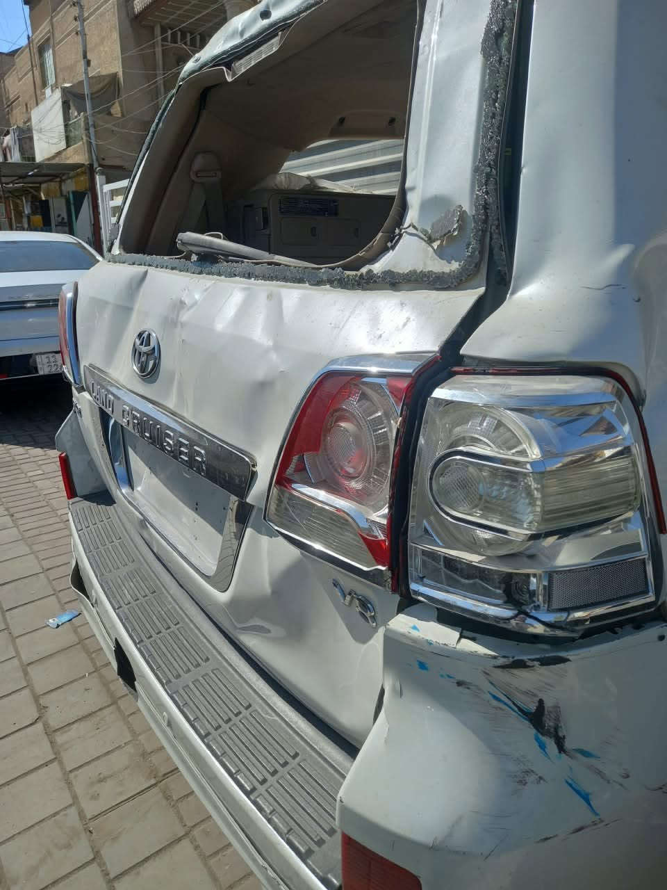 لاندكروز ابيعه على حدثه موديل ١٣ مكينه ٨ سلندر هزه جديده يعني موباشر تحول شوصي اكفاله الغود هم كفاله سعره ١٦٠وبيه مجال مكانه بغداد رقم***********
