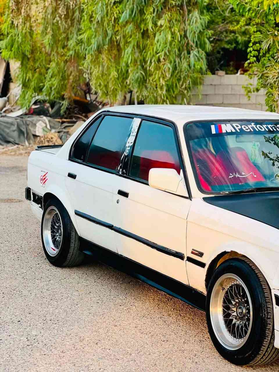 سەرەتا بەناوی خوا bmw مۆدێل 1991 ئاڕمی پلاستیکی سلێمانی گێڕو مەکینە بەشەرت  مەکینەی 525 عادی بێزارە لە قوەتی خۆی  تەقەو ڕەقەی بەشەرت سەیارەکەی زۆر پاکو جایزە هەموو گیانی ئیش ئەکات  نوک بۆنوک بەشەرت  
سعری22 گڵا مەعامەلەیەکی کەم 
مشتەریت نامە بنێرە 
ژم.***********
ژم.***********
