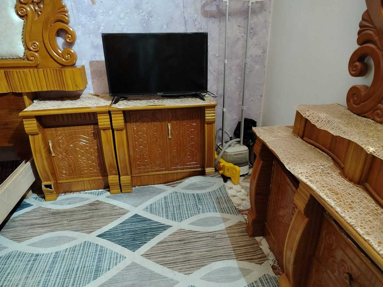 غرفة أخشاب • نضيفه كامله • ٦ بيبان