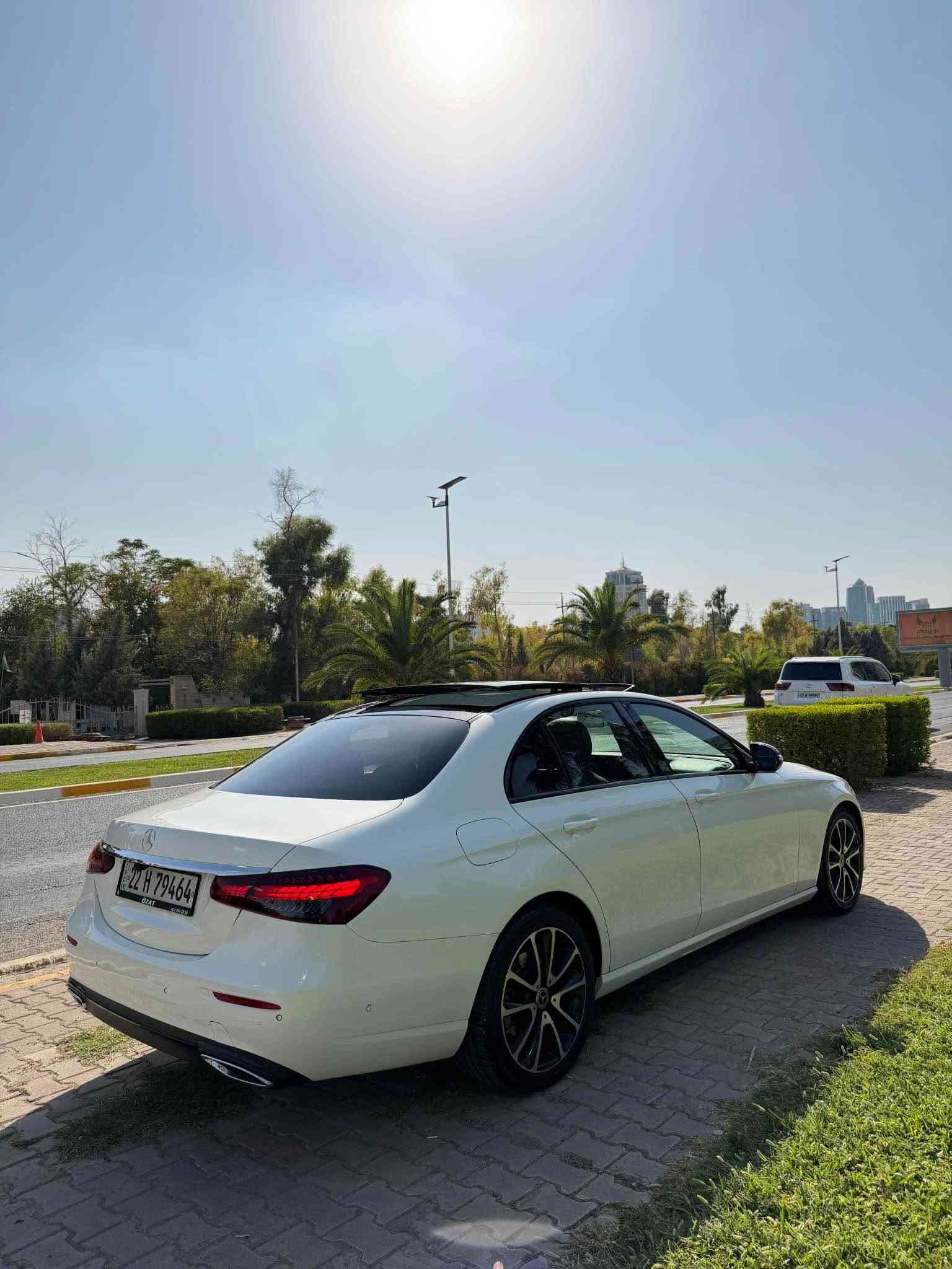 Mercedes E200 
2021 
2 Swec zaman 
Panorama 
Sanduq shaft 
Almani Zaman 
Be boyax 
Bas chand cheyak PDR HAYA fa7sakam post krdya 
120 hazar km royya 
Masafat full 
S3r 295
*********** أربيل, العراق
