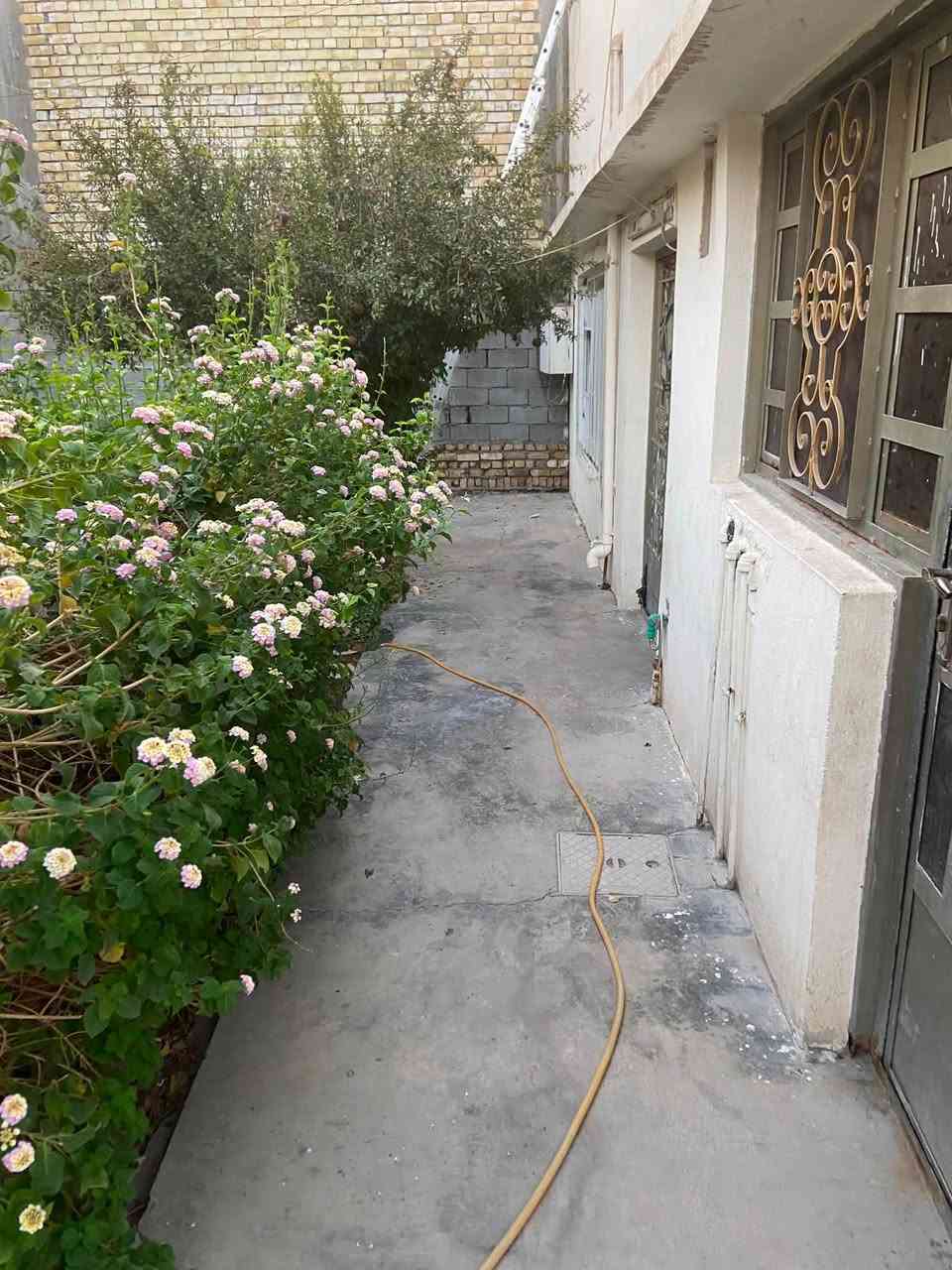 🔥 للإيجار التجاري – موقع ركن مميز في الدوره 🔥

📍 الدورة – حي المعلمين – قرب شارع المعلمين التجاري

🏢 عقار ركن بمساحة 300 م²
📐 واجهة 15 متر + نزال 20 متر
📍 موقع واضح وبارز على شارعين

⭐ موقع تجاري مميز وقريب من شارع المعلمين التجاري
🚗 مساحة كبيرة وواجهة مناسبة لمختلف الأنشطة التجارية

✅ مناسب لـ:
• مكتب أو شركة
• عيادة أو مركز خدمات
• معرض
• مخزن أو مستودع

📌 الإيجار تجاري فقط – وليس للسكن.

📞 للاستفسار عن السعر والتفاصيل 
***********
